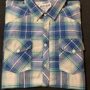 BLUE PLAID BUTTON DOWN SHIRT